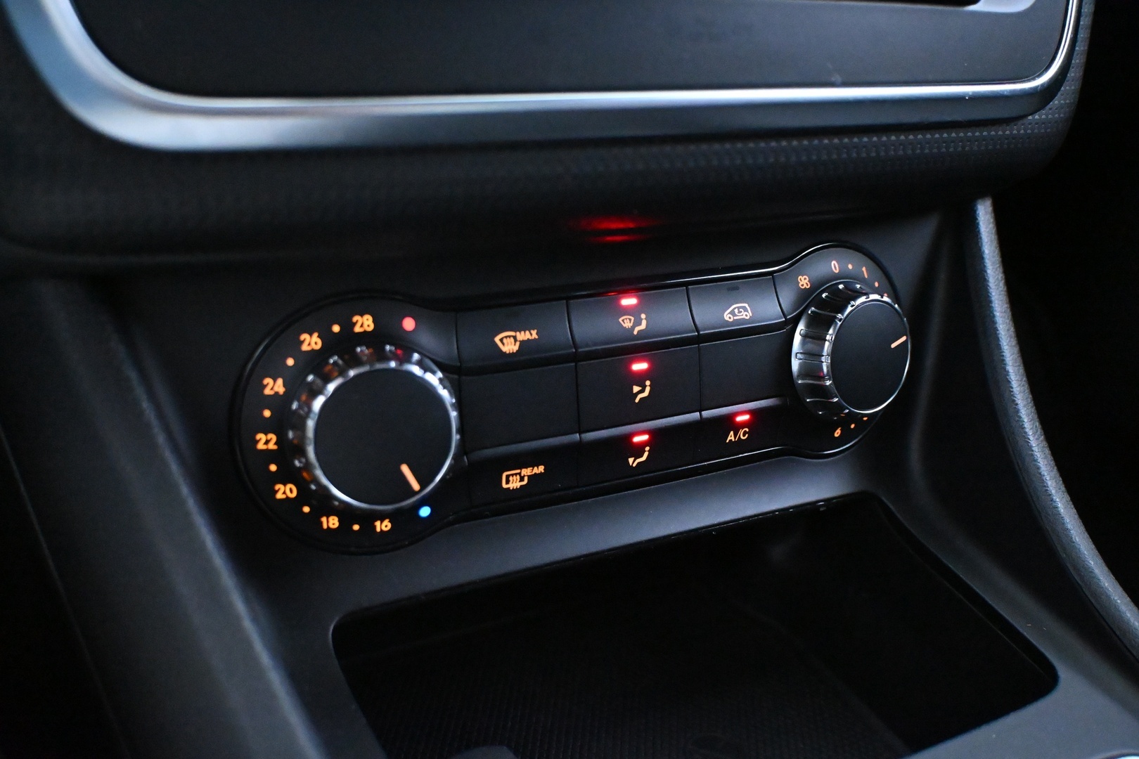 MERCEDES-BENZ A 2013