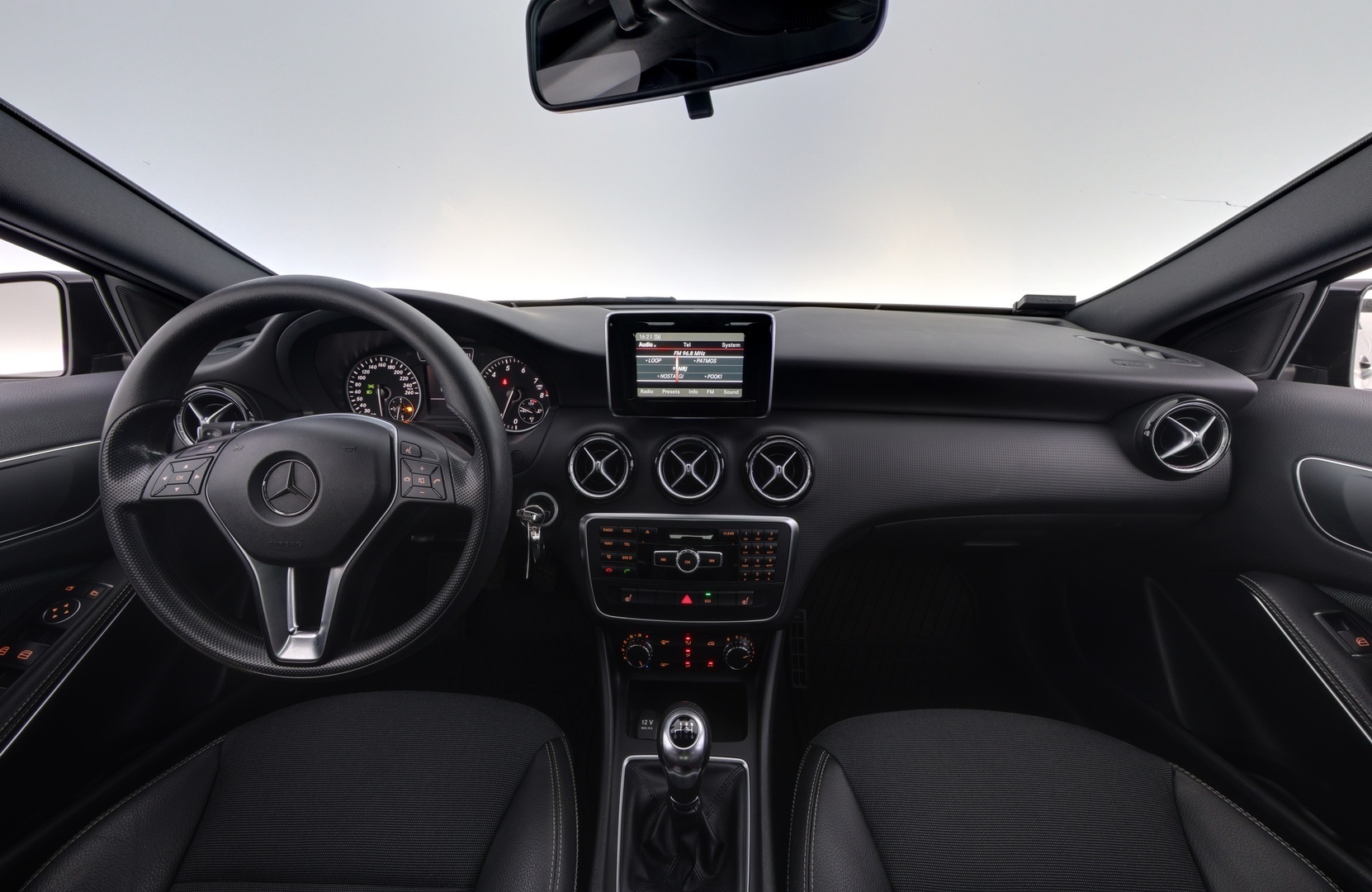 MERCEDES-BENZ A 2013