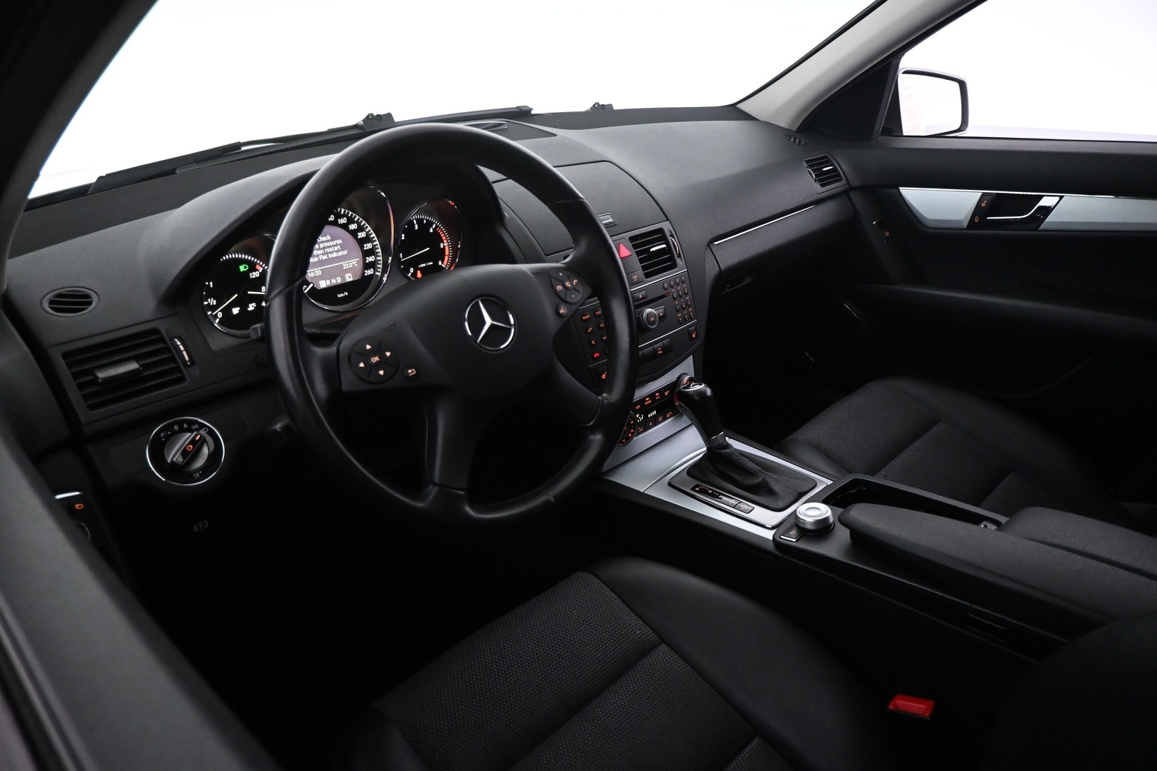 MERCEDES-BENZ C 2011
