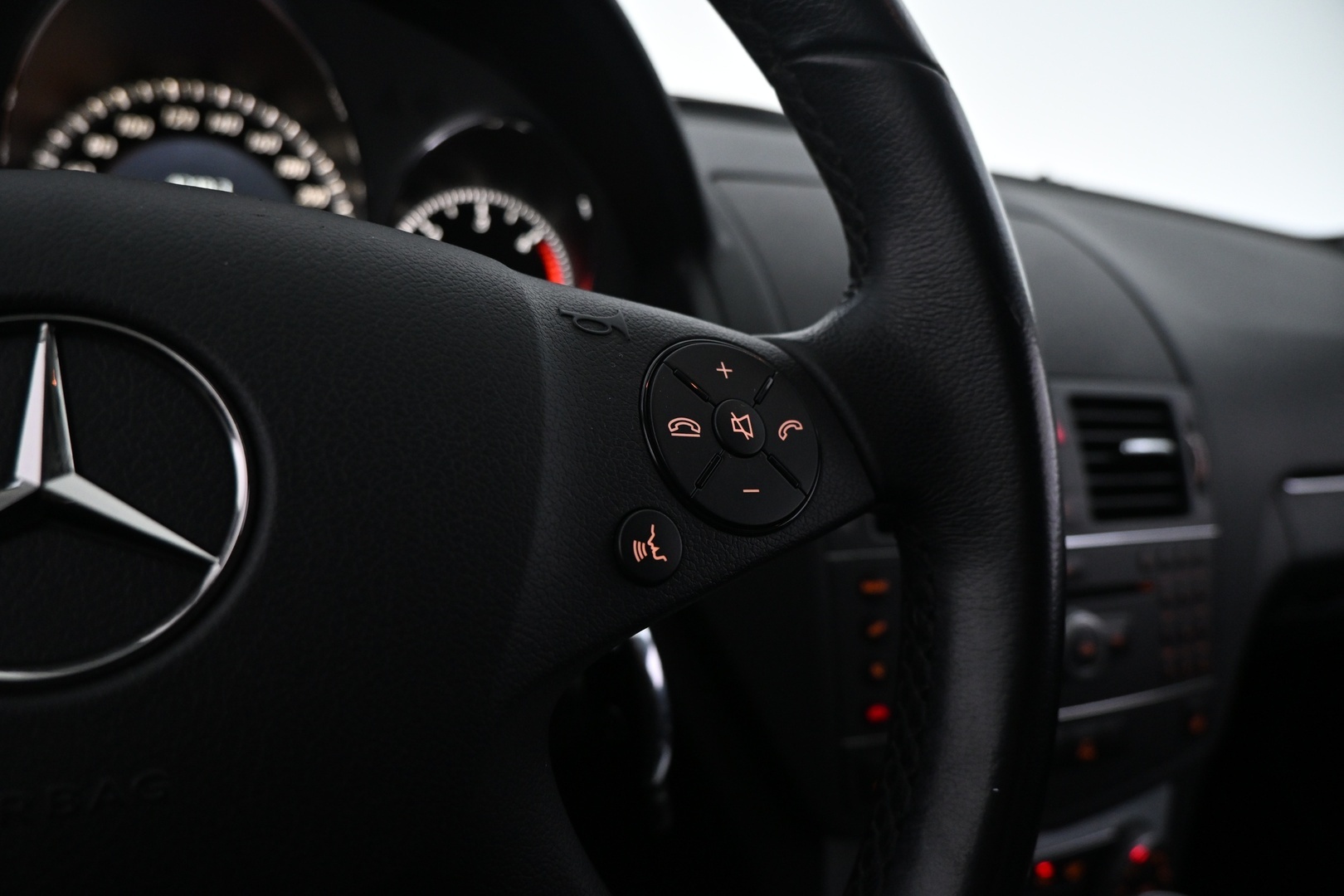MERCEDES-BENZ C 2011