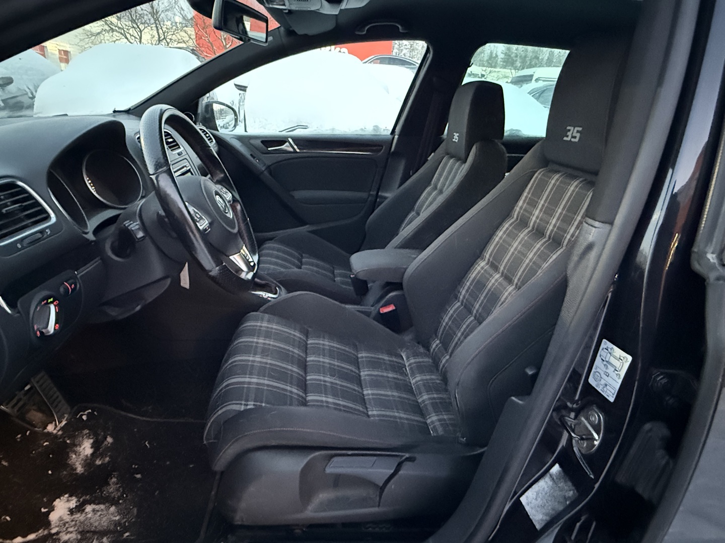 VOLKSWAGEN Golf 2011