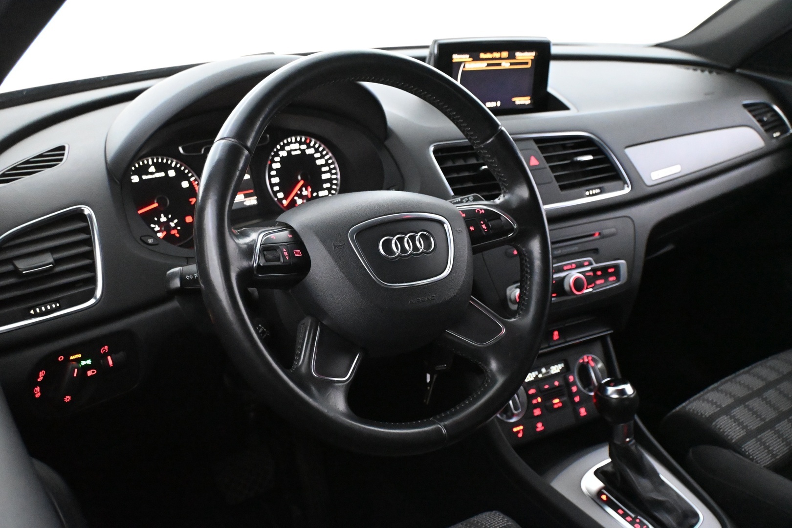 AUDI Q3 2012