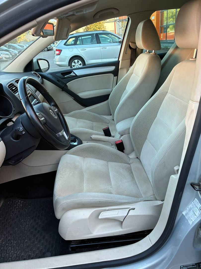 VOLKSWAGEN Golf 2012