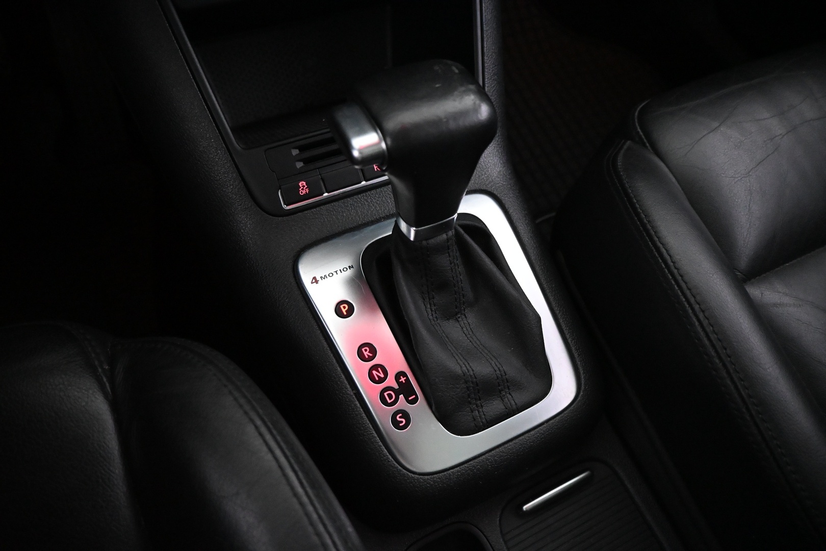 VOLKSWAGEN Tiguan 2010