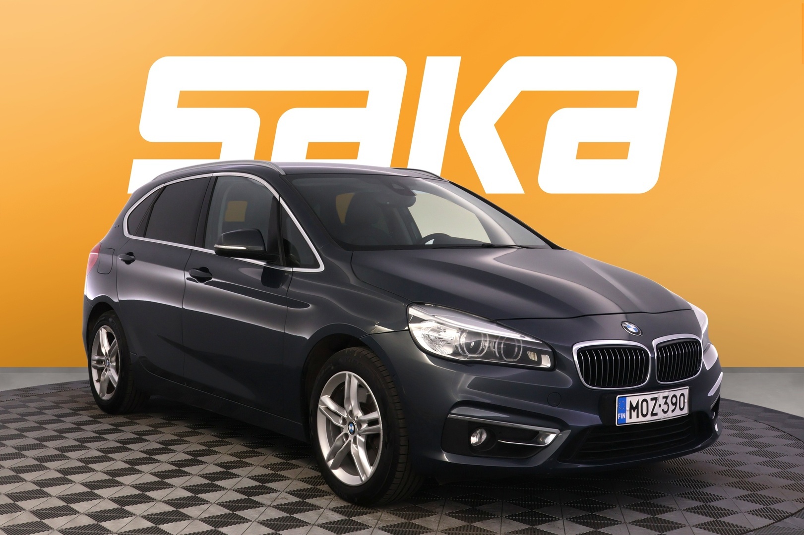 BMW 225 2016
