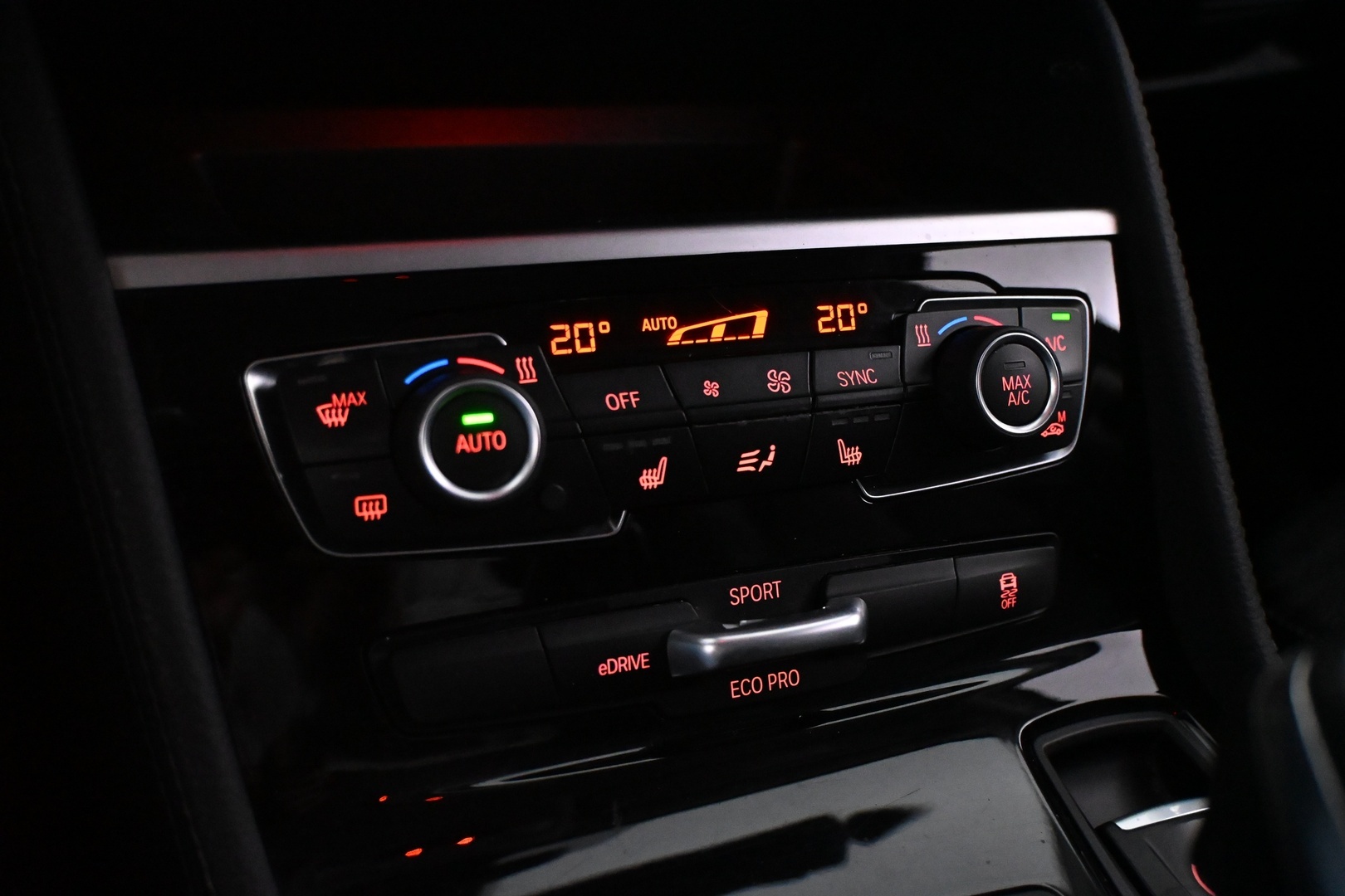 BMW 225 2016