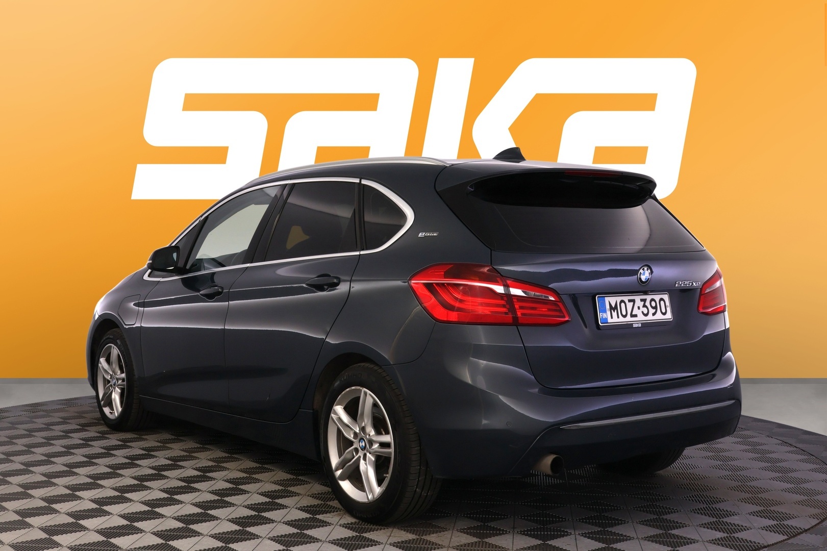 BMW 225 2016