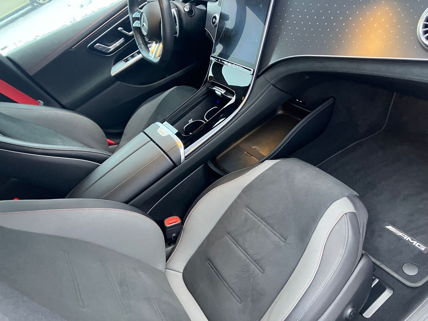 MERCEDES-BENZ EQE 2023