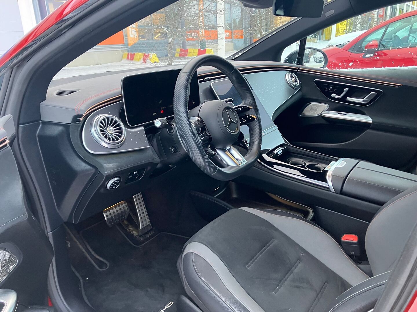 MERCEDES-BENZ EQE 2023