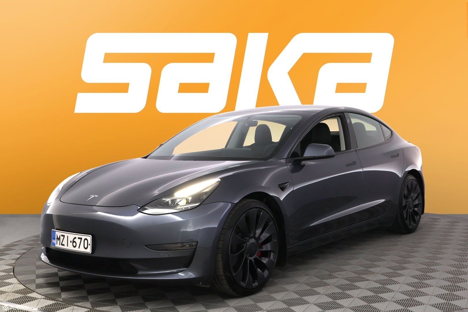 TESLA Model 3 2021