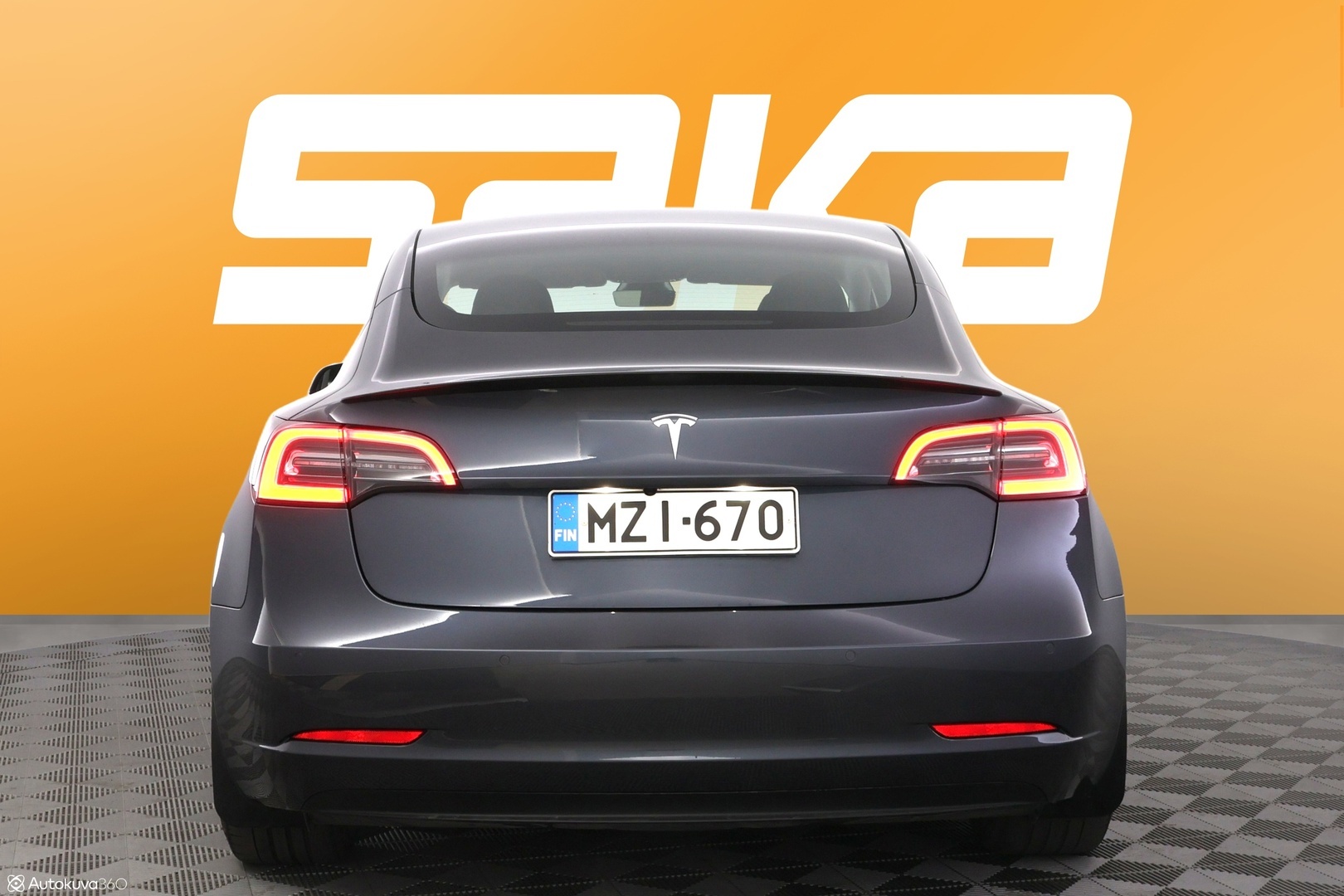 TESLA Model 3 2021