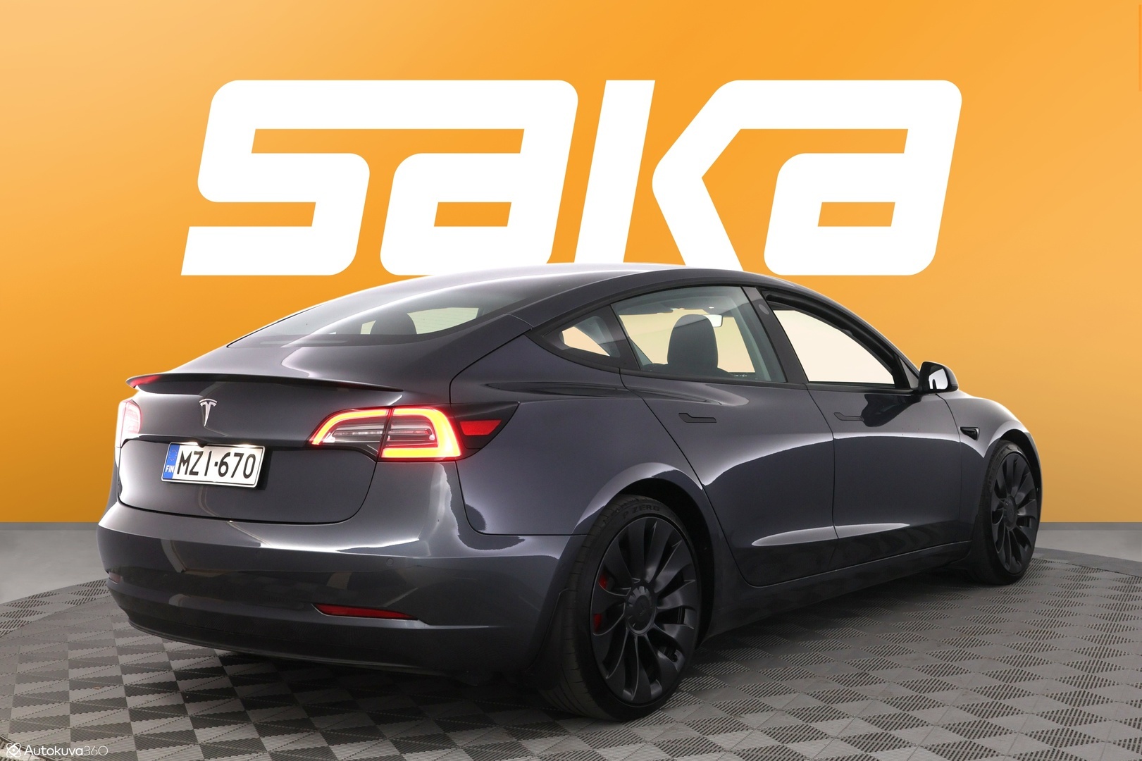 TESLA Model 3 2021