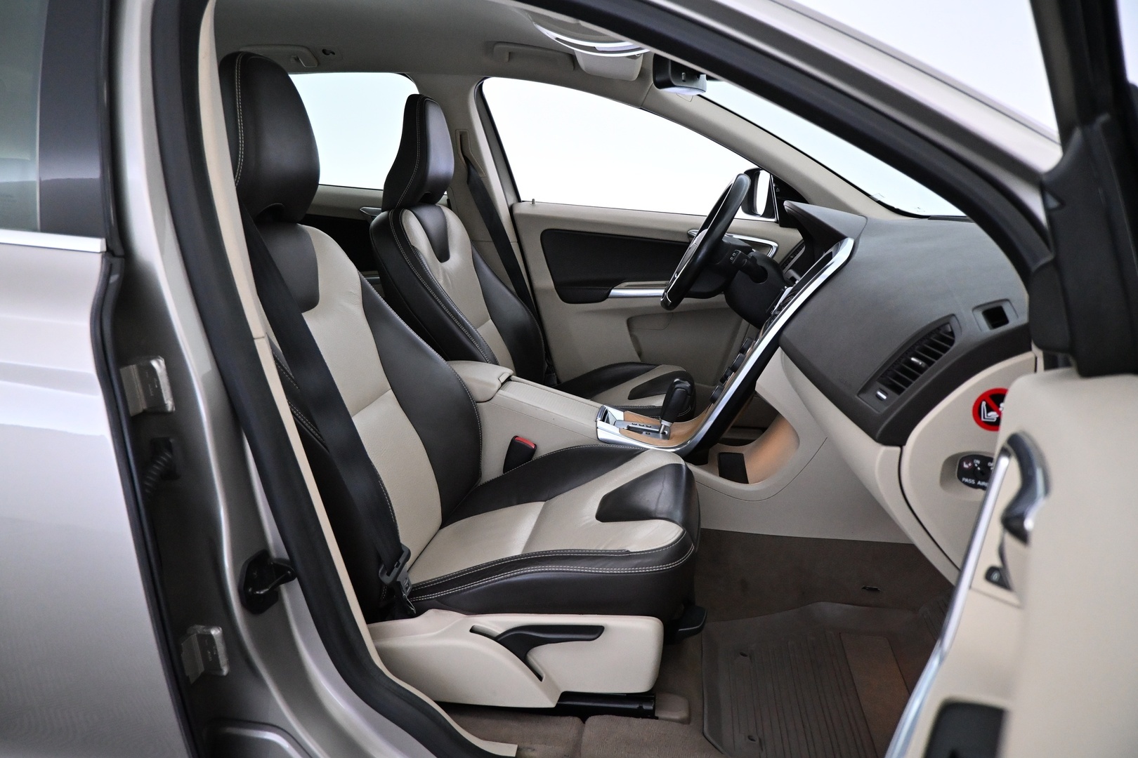 VOLVO XC60 2012