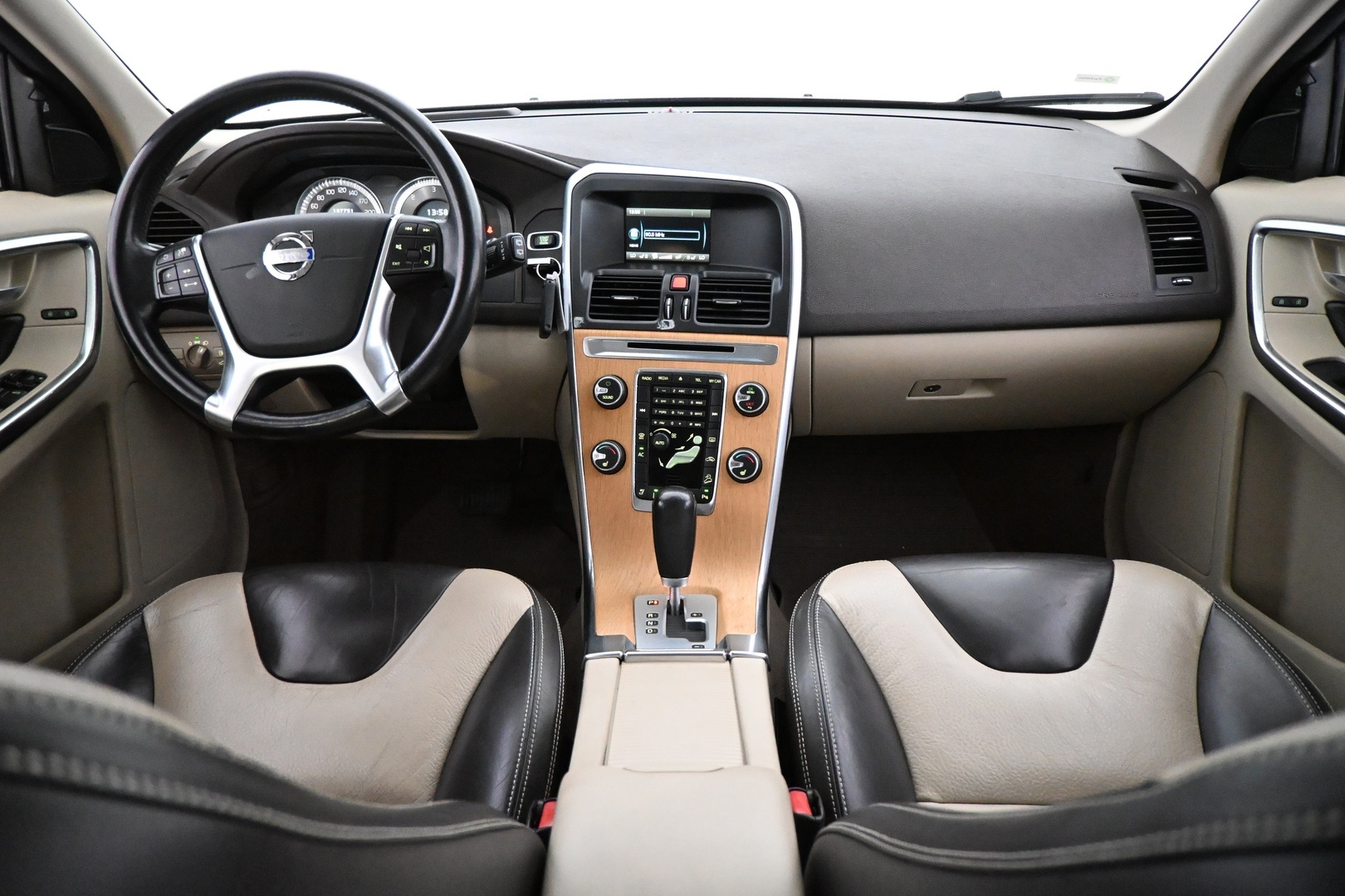 VOLVO XC60 2012