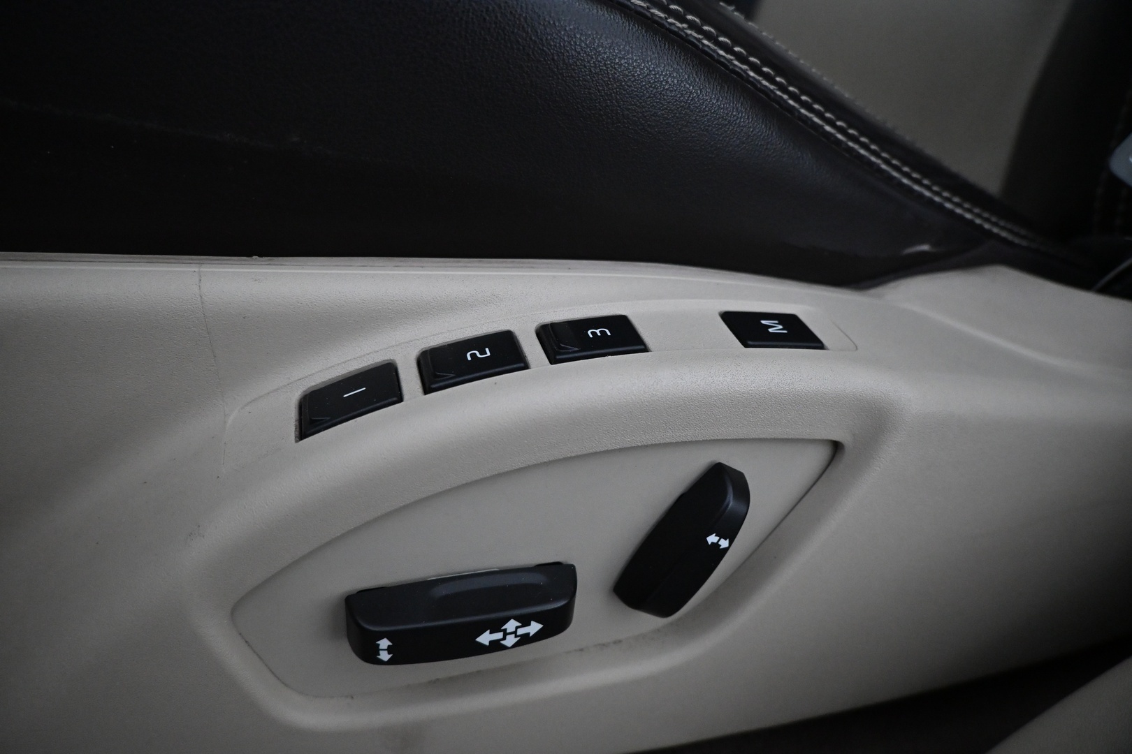 VOLVO XC60 2012