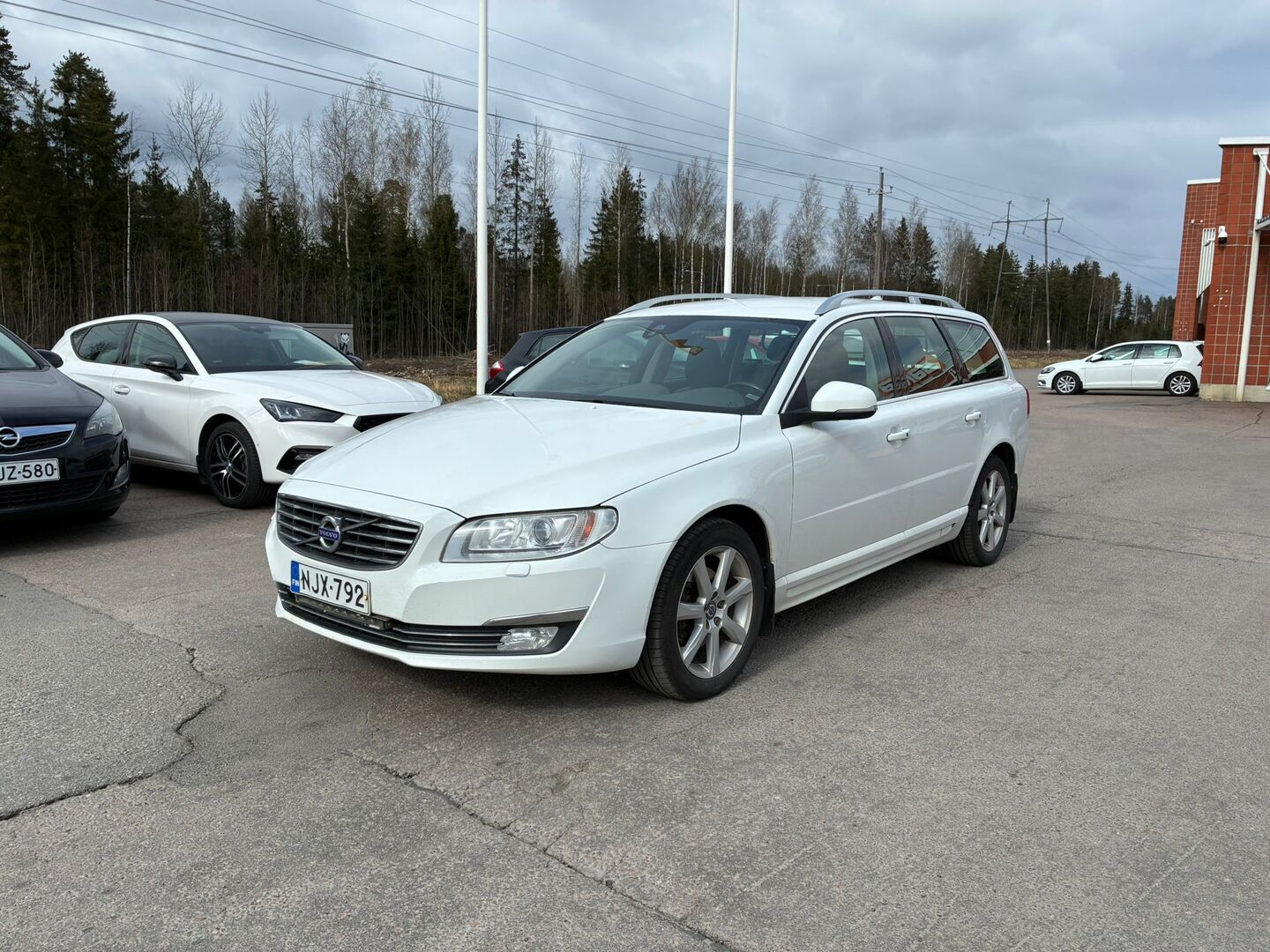 VOLVO V70 2016