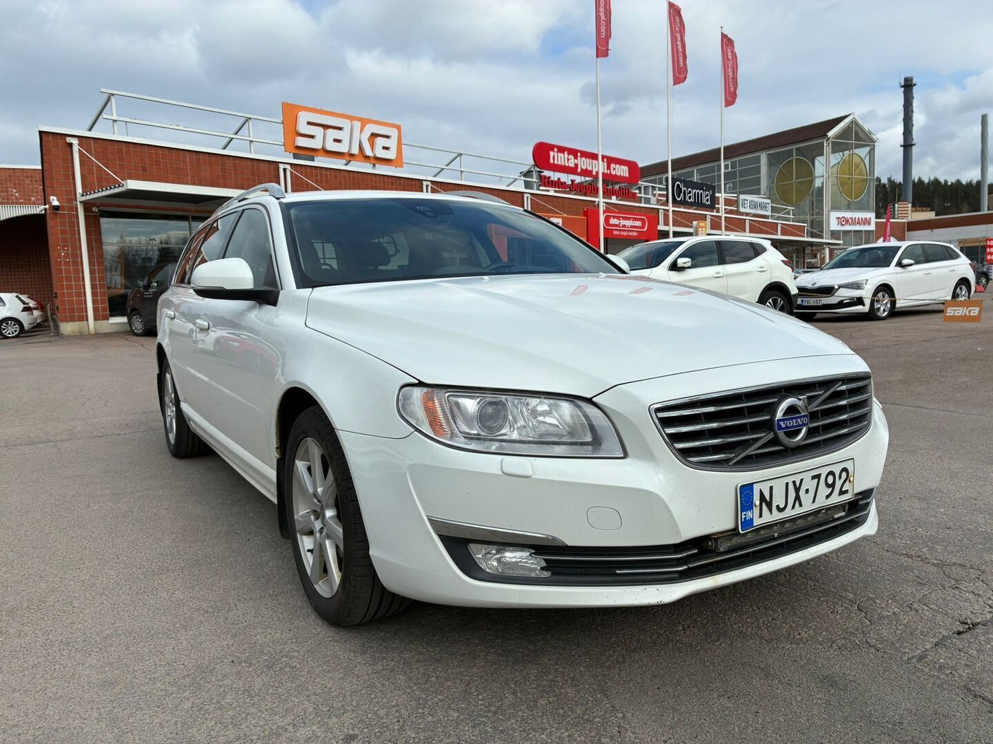 VOLVO V70 2016