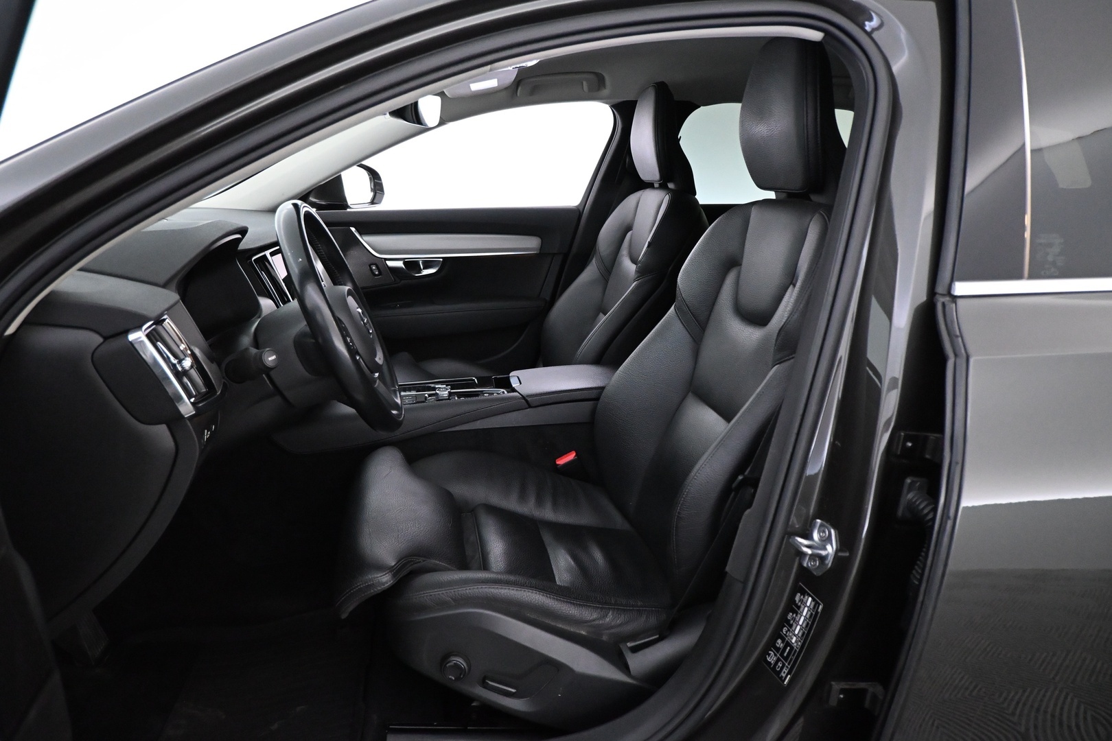 VOLVO V90 2021