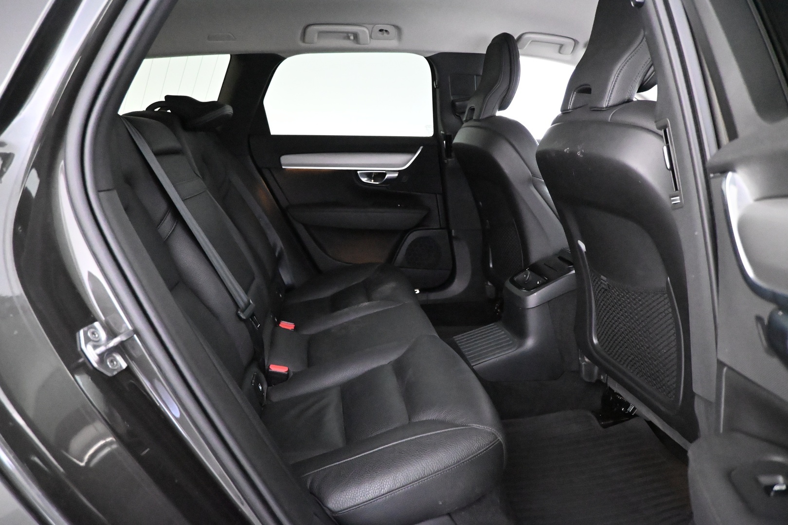 VOLVO V90 2021