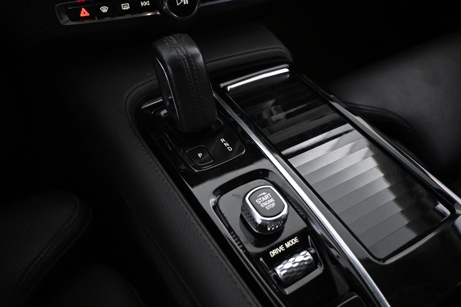 VOLVO V90 2021