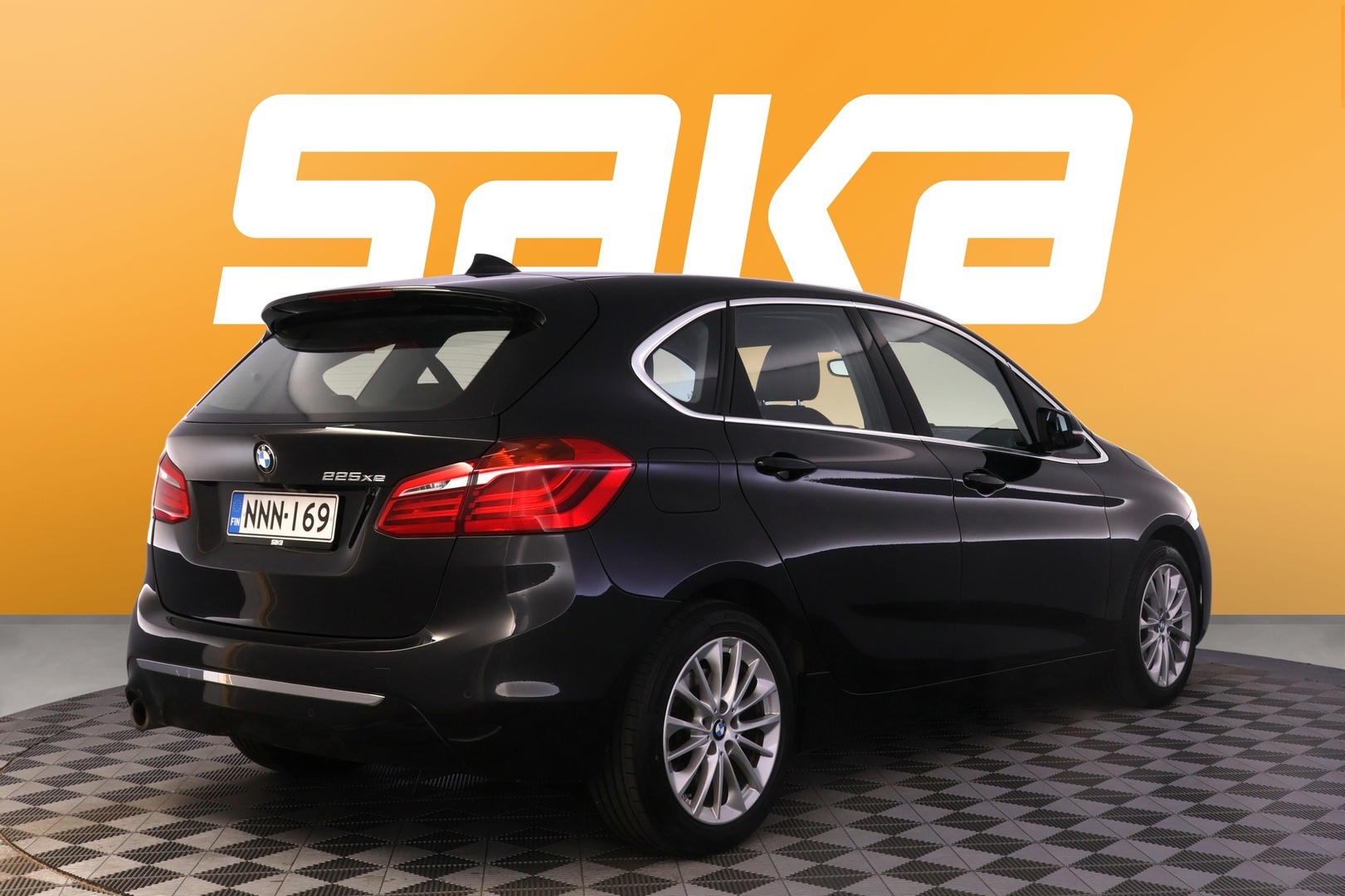 BMW 225 2019