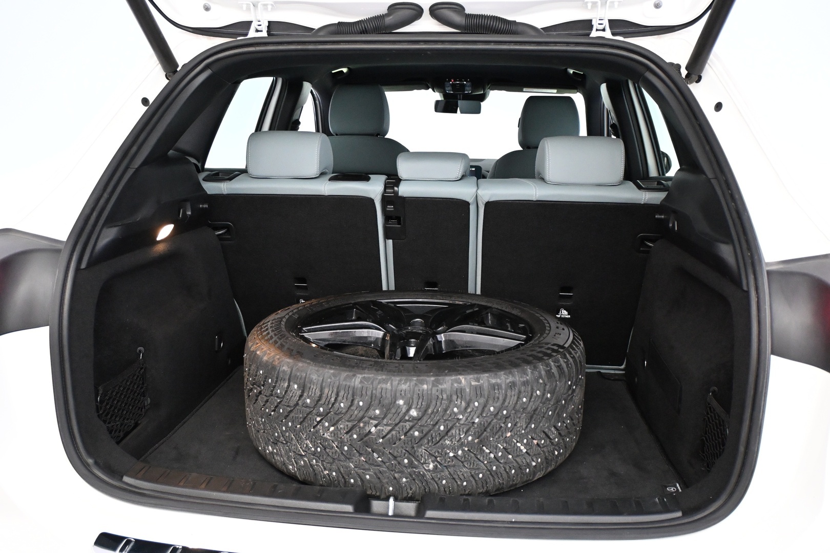 MERCEDES-BENZ GLA 2024