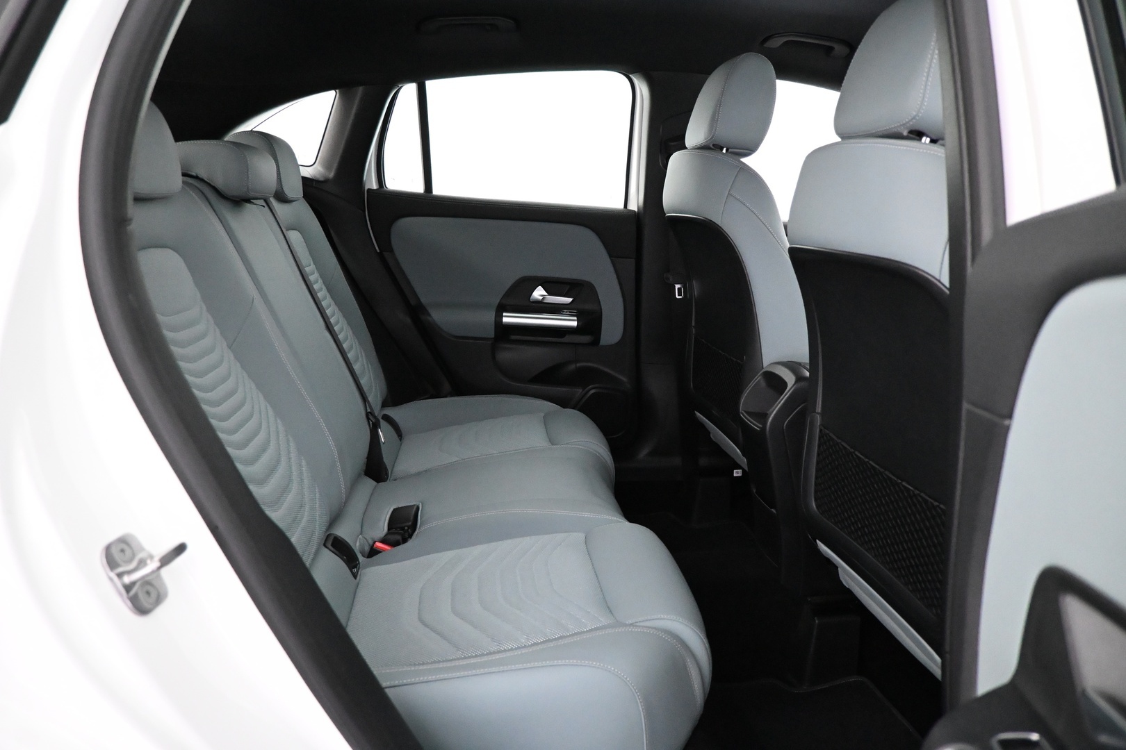 MERCEDES-BENZ GLA 2024