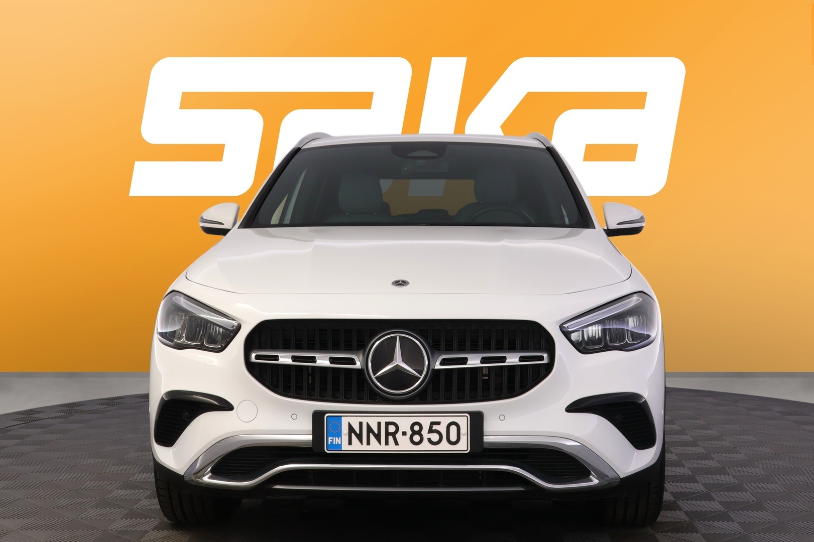 MERCEDES-BENZ GLA 2024