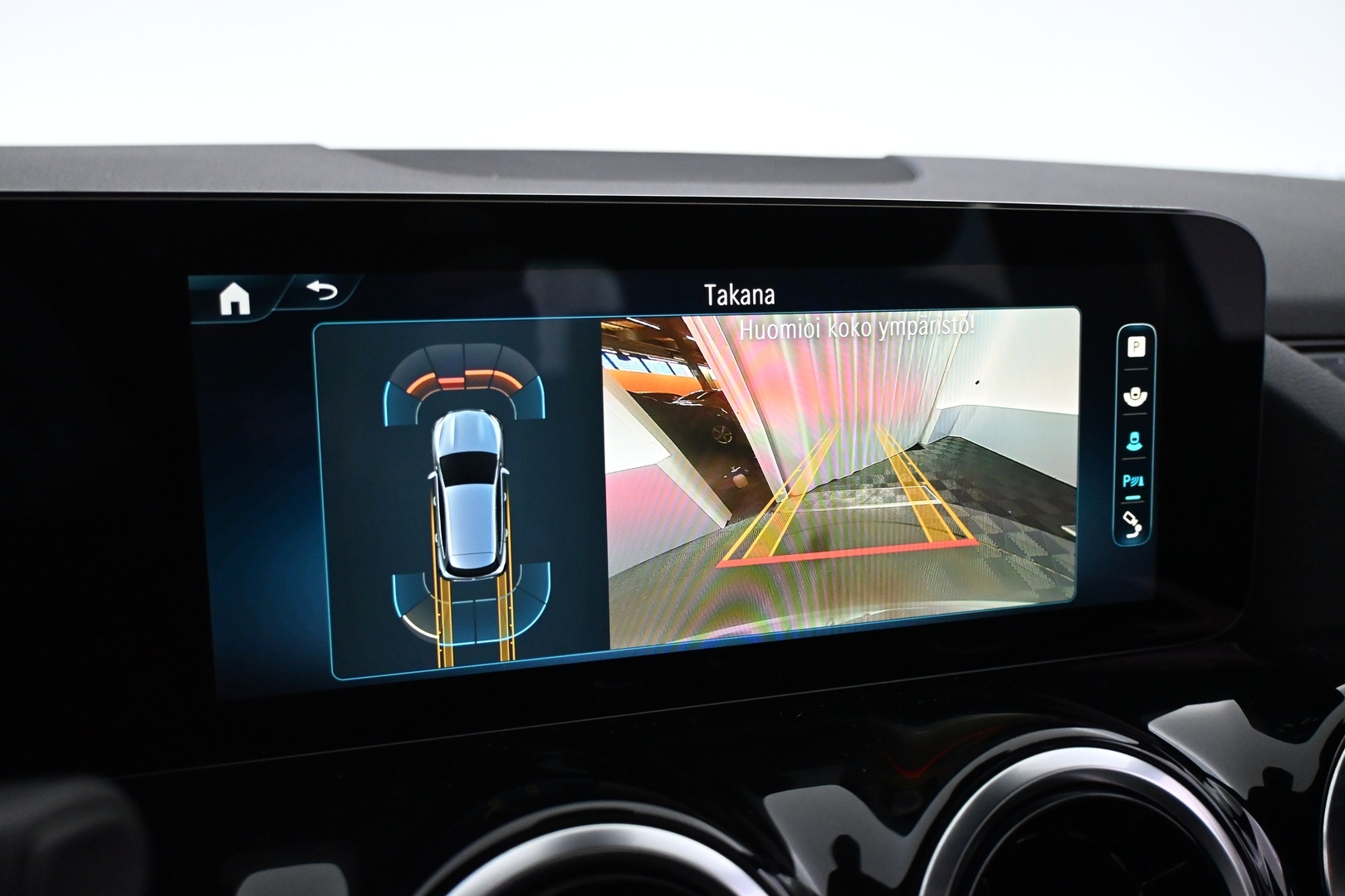 MERCEDES-BENZ GLA 2024