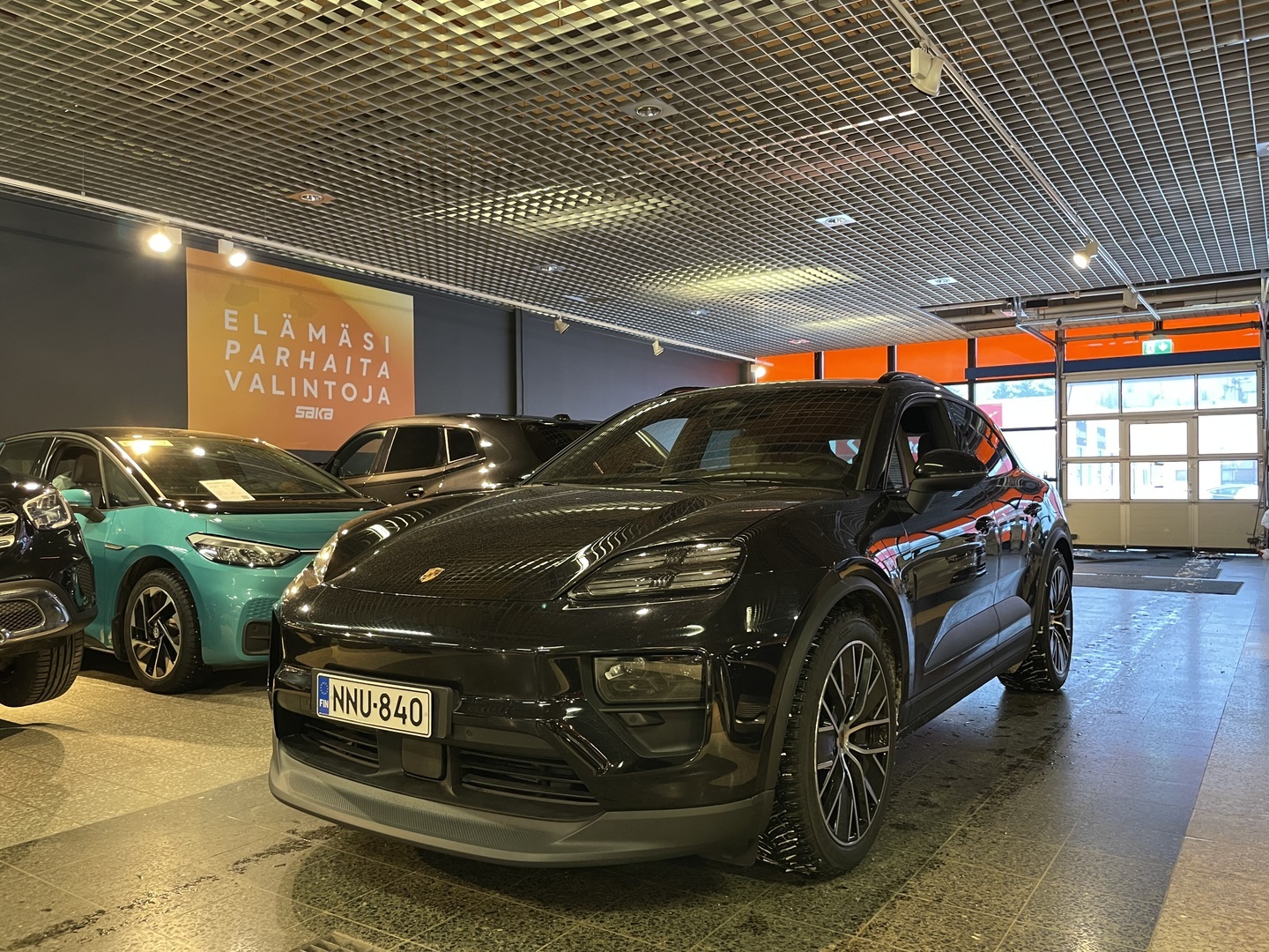 PORSCHE Macan 2024