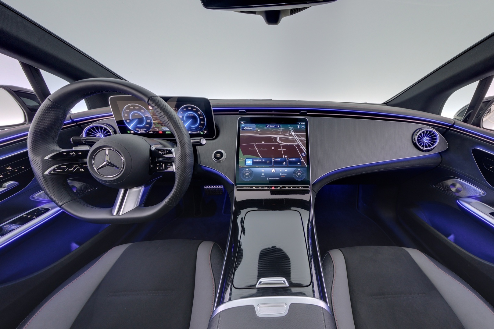 MERCEDES-BENZ EQE 2026