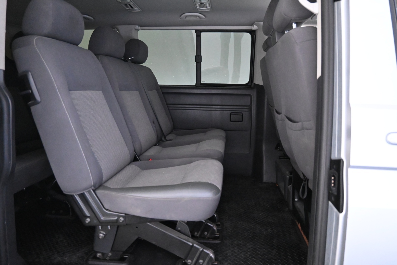 VOLKSWAGEN Caravelle 2010