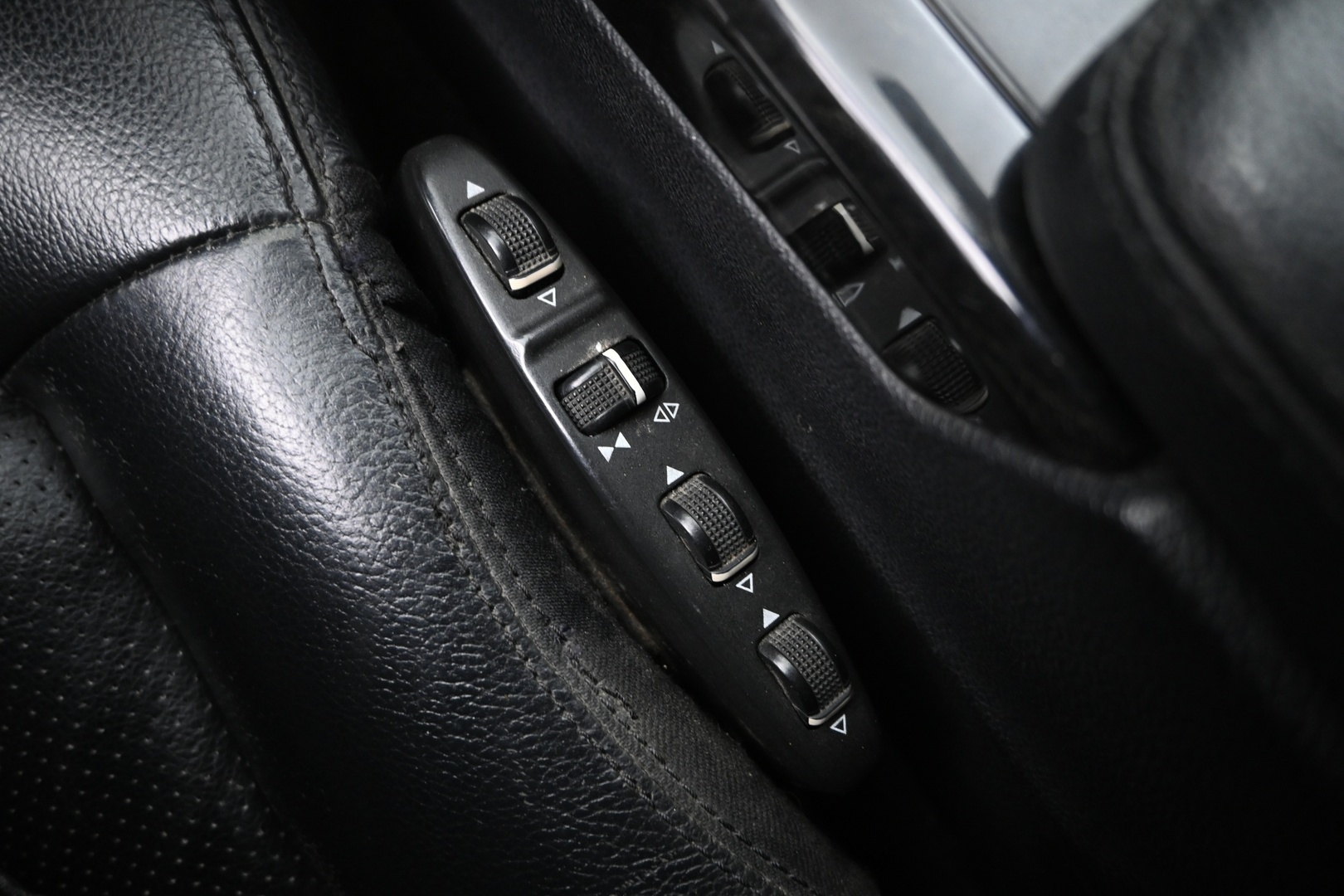 MERCEDES-BENZ E 2012