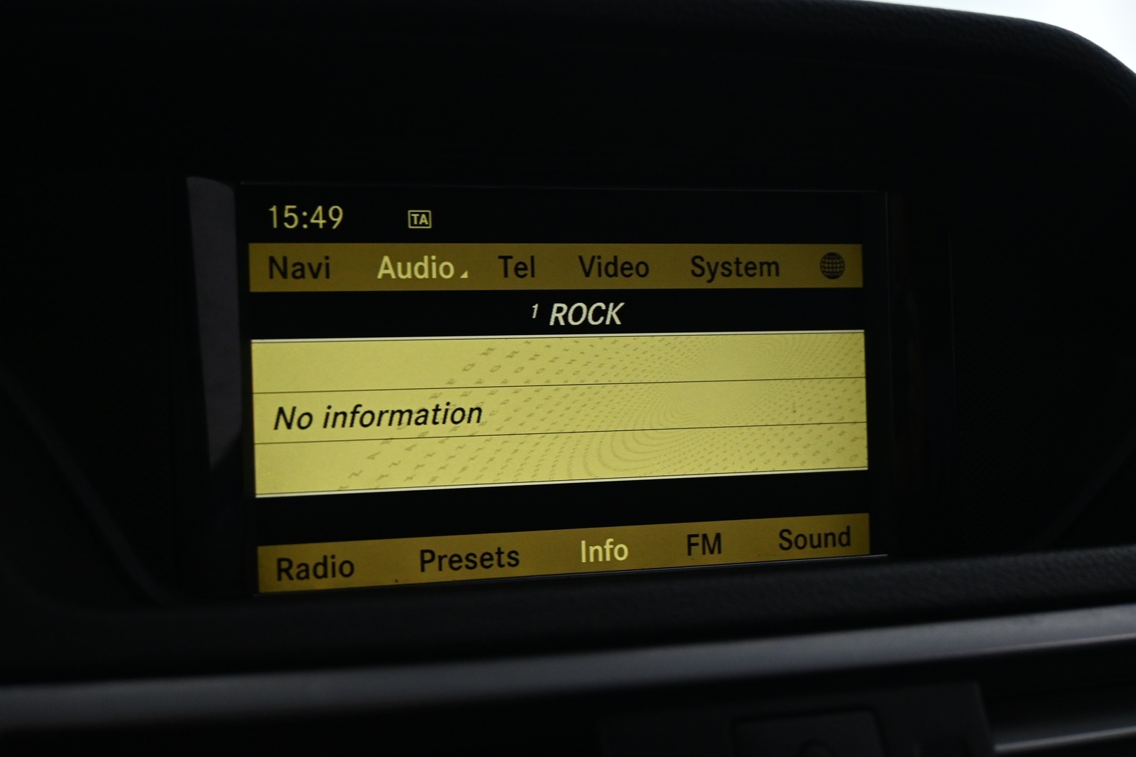 MERCEDES-BENZ E 2012