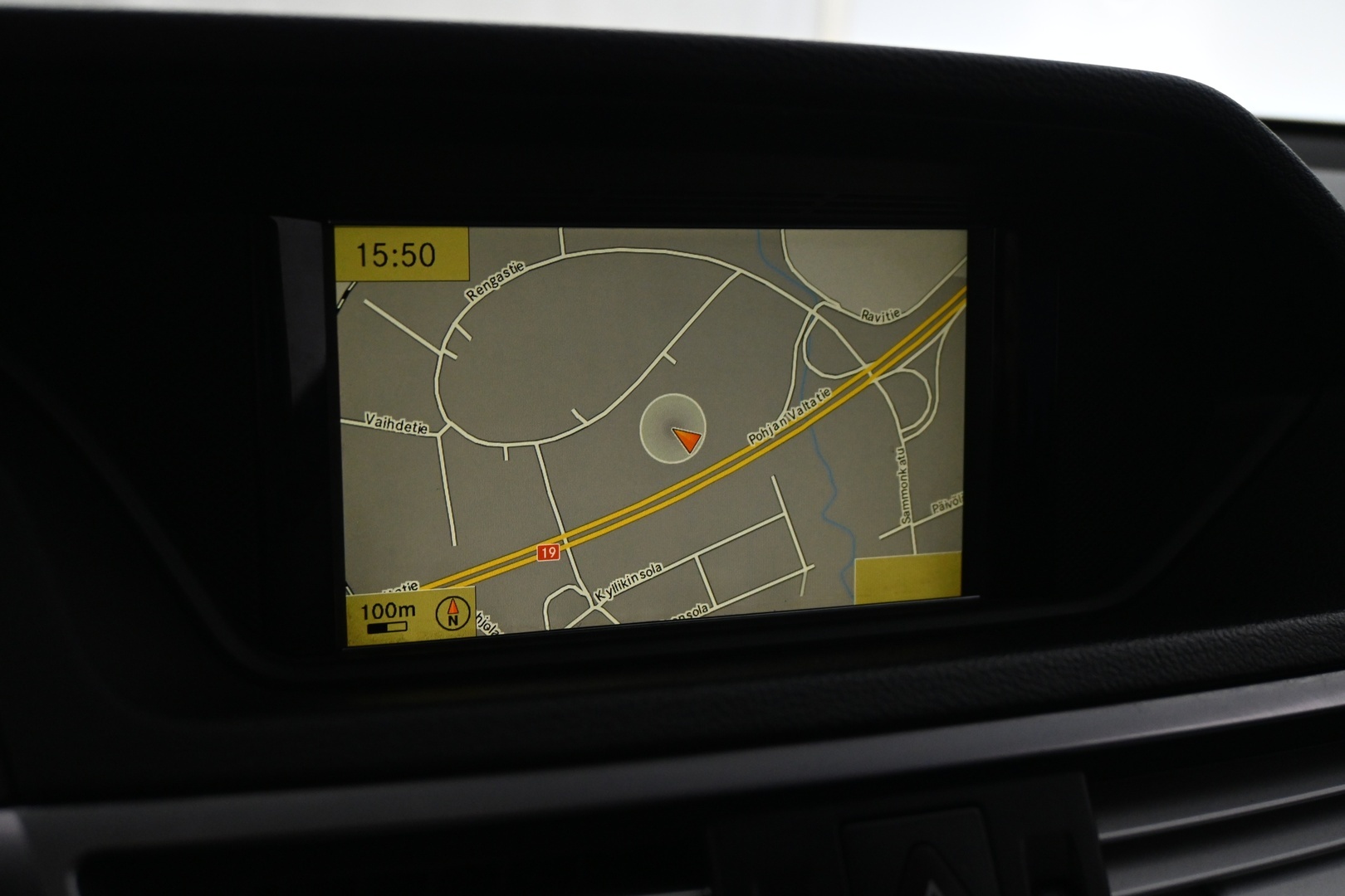 MERCEDES-BENZ E 2012