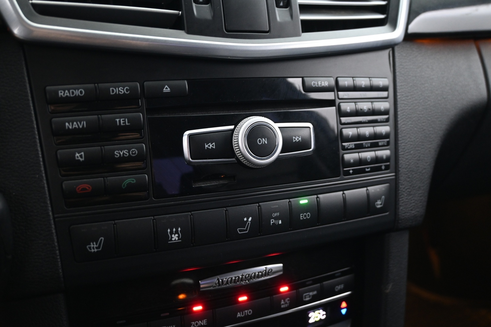 MERCEDES-BENZ E 2012