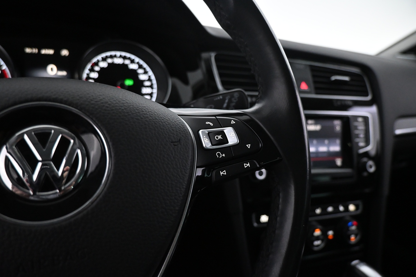 VOLKSWAGEN Golf 2014