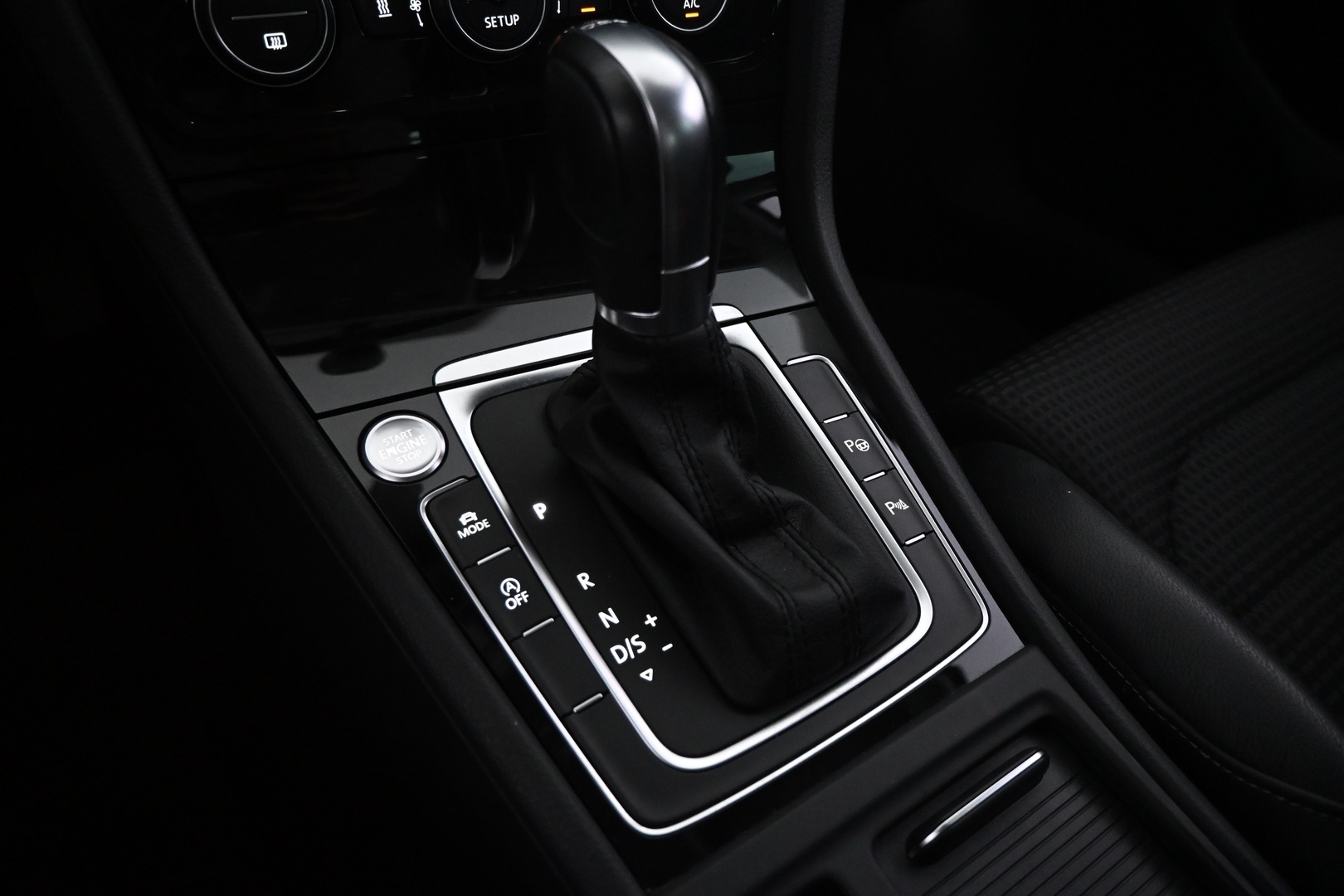 VOLKSWAGEN Golf 2014
