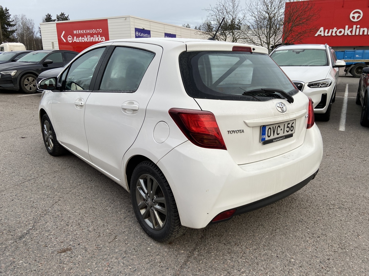 TOYOTA Yaris 2016