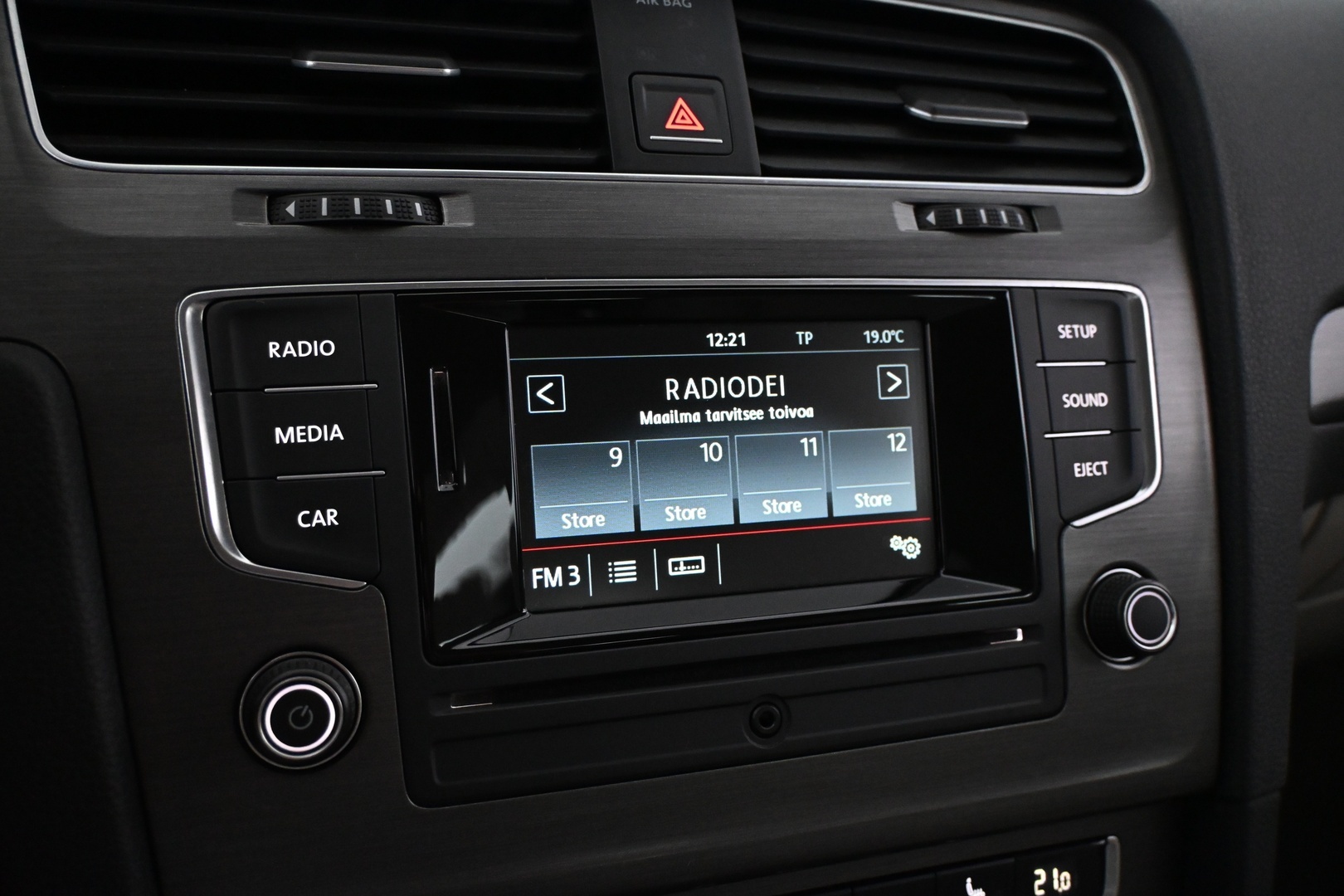 VOLKSWAGEN Golf 2014