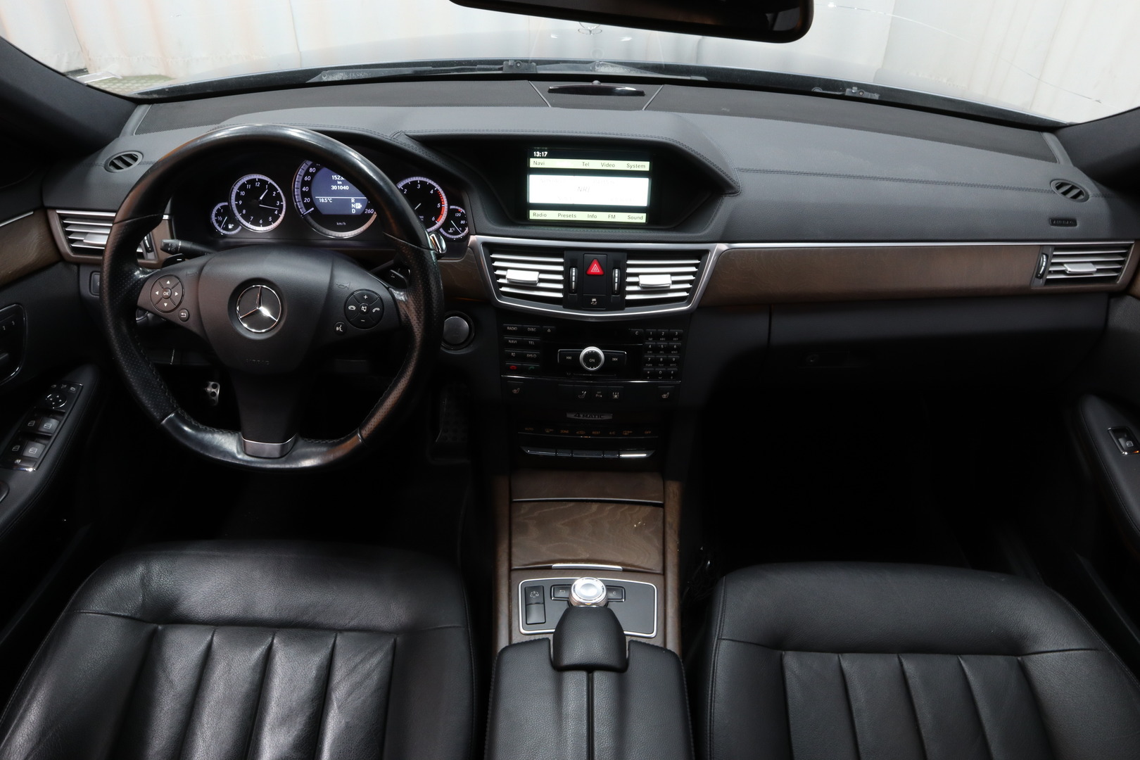 MERCEDES-BENZ E 2010