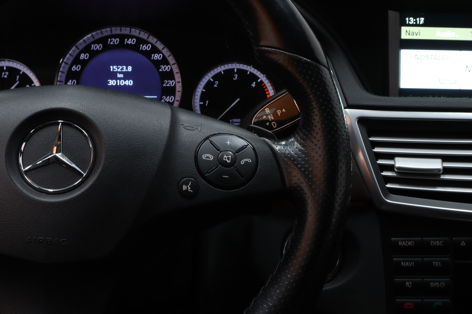 MERCEDES-BENZ E 2010