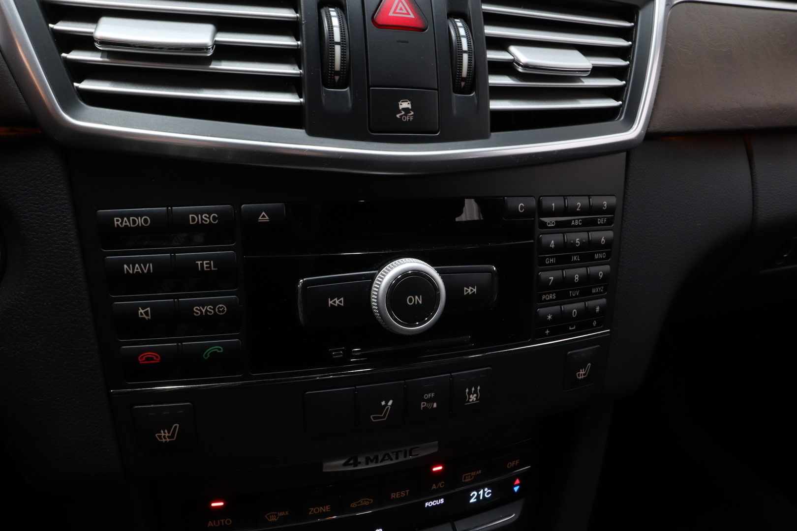 MERCEDES-BENZ E 2010