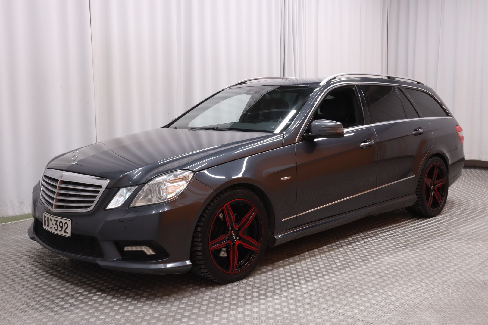 MERCEDES-BENZ E 2010