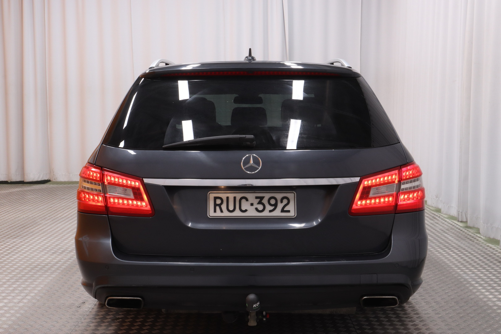 MERCEDES-BENZ E 2010