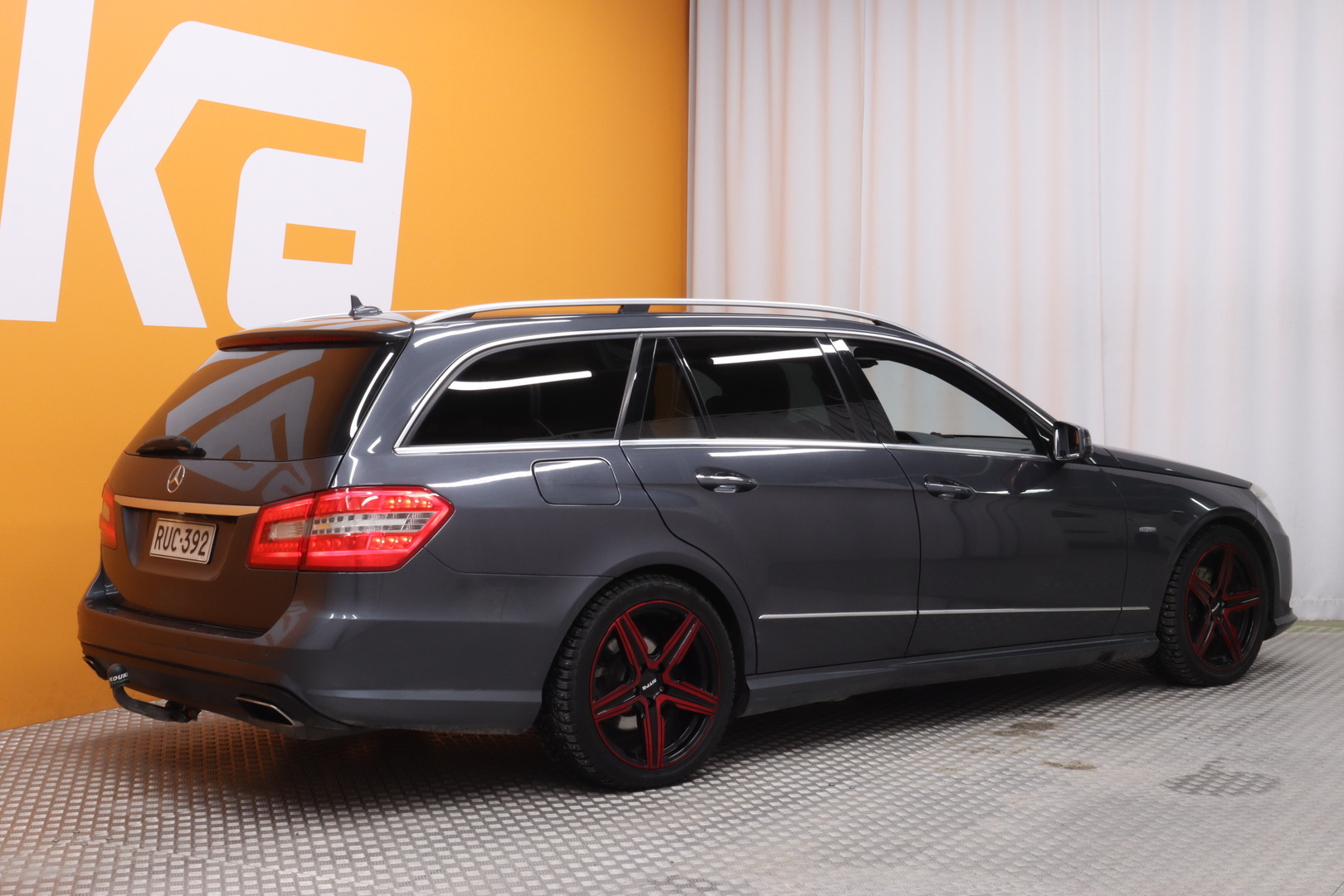 MERCEDES-BENZ E 2010