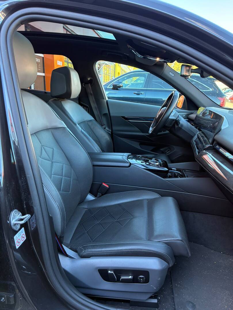 BMW i5 M60 2024