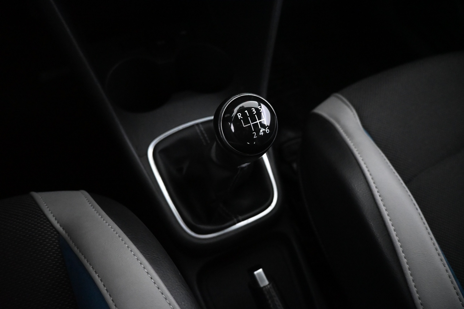 VOLKSWAGEN Polo 2015