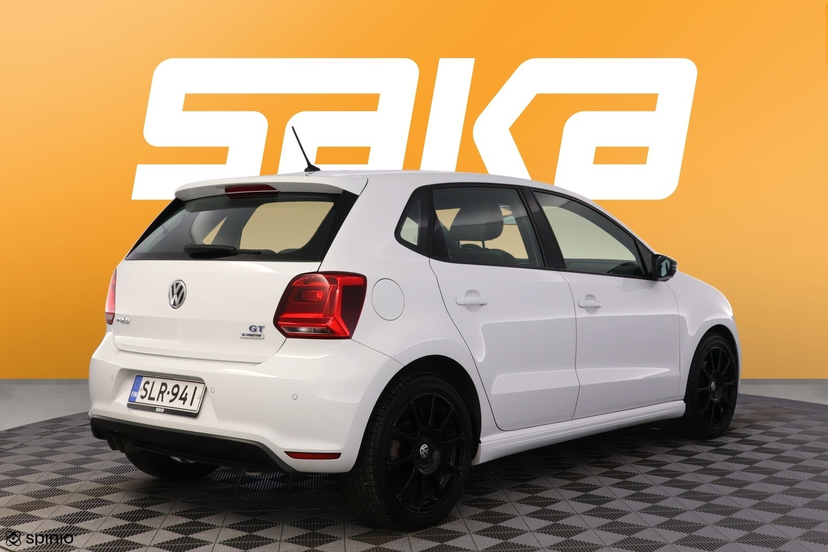 VOLKSWAGEN Polo 2015