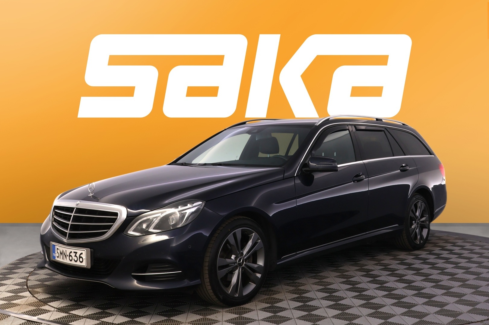 MERCEDES-BENZ E 2015